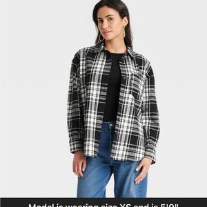 💕NWT Universal Thread Black and White Plaid Button Down Shirt size M